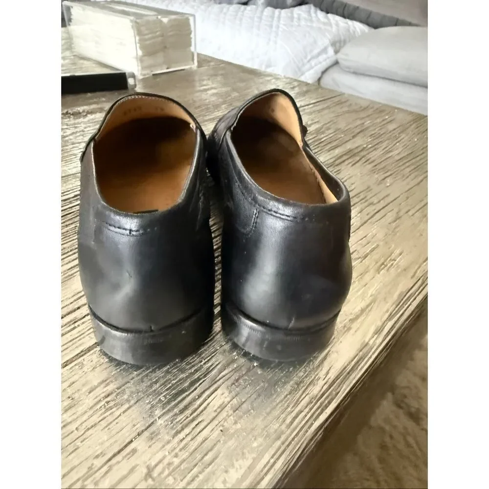 Mezlan gently used